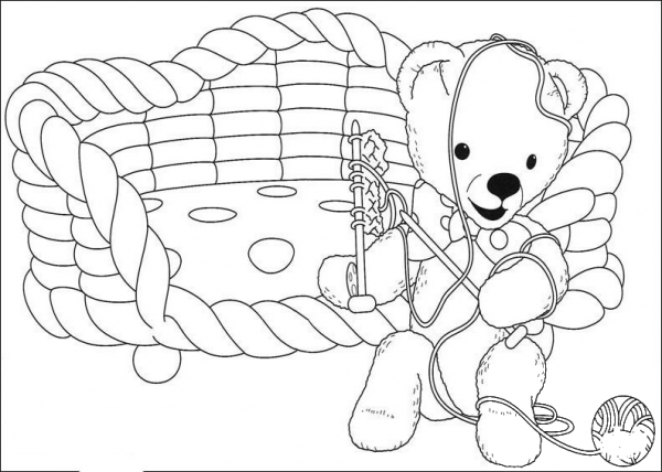 Teddy Bear is knitting coloring page image